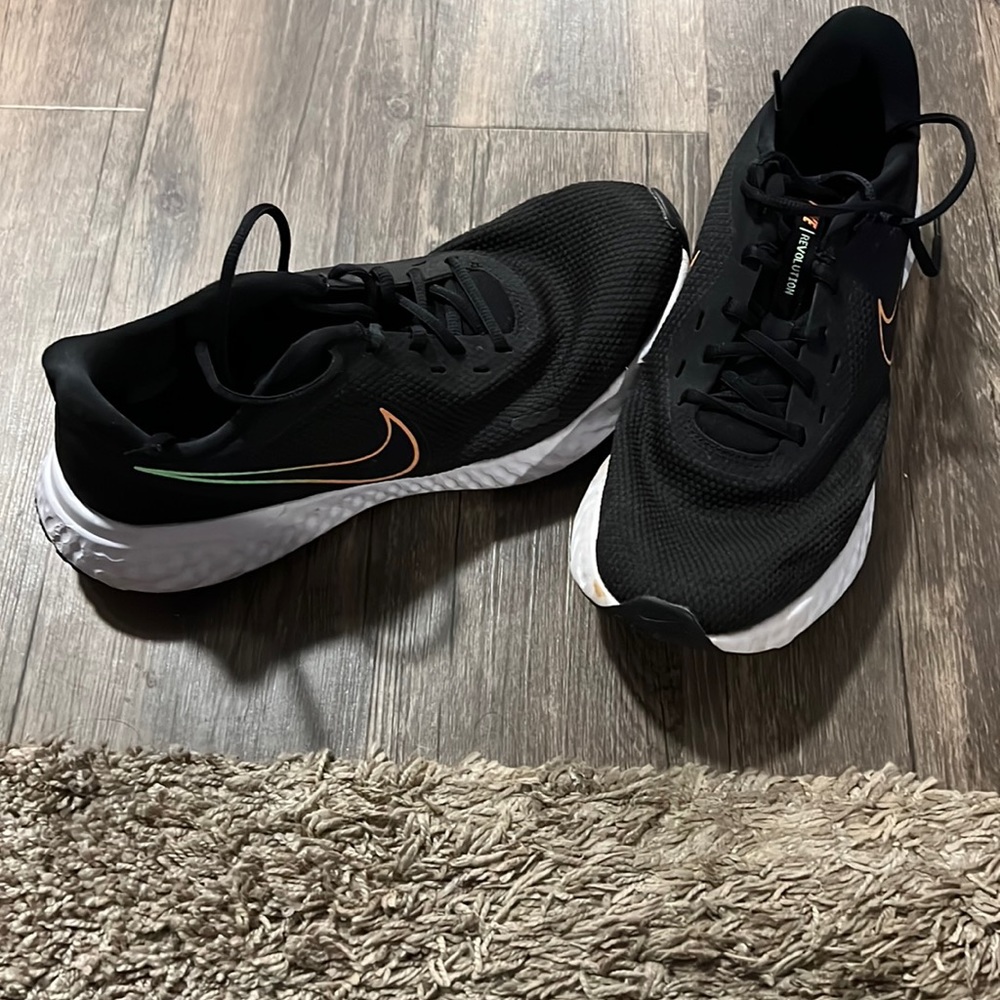 Men tennis shoes